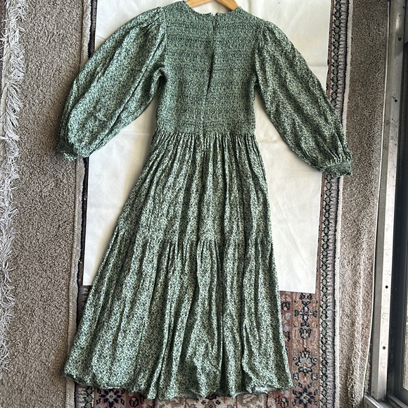 Los Angeles Atelier & Other Stories Green Ditsy Floral Smocked Midi Prairie SZ 4 - Picture 9 of 9